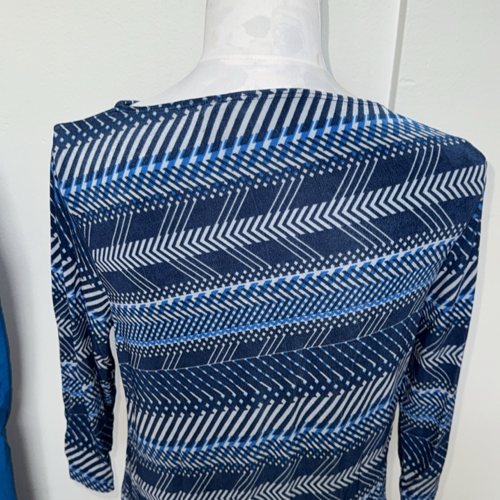 Travelers by Chico’s Blue Asymmetrical Sky Weaves Elbow Sleeve Top - Picture 6 of 9